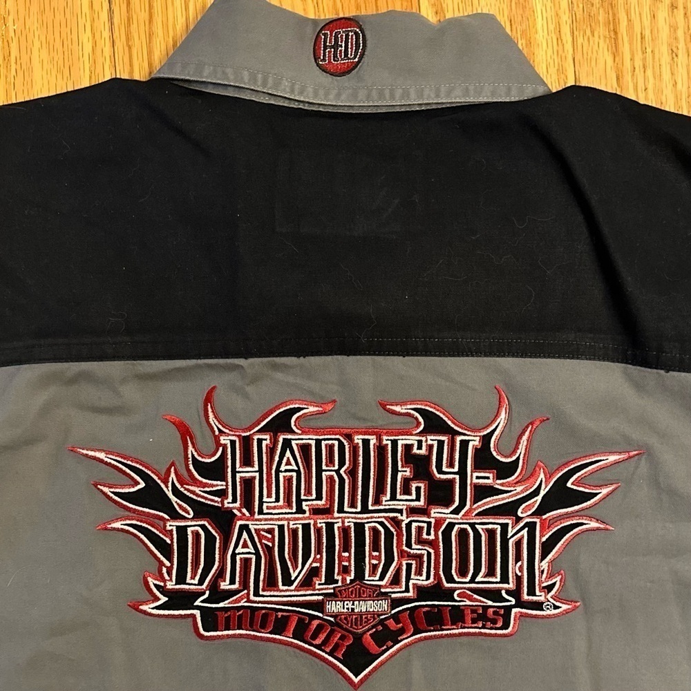 Harley Davidson Motorcycle Mens XL Embroidered Patch Garage Work Utility Shirt
